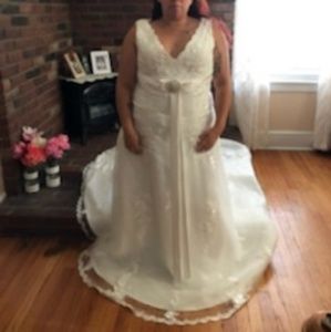 Brand new custom wedding dress